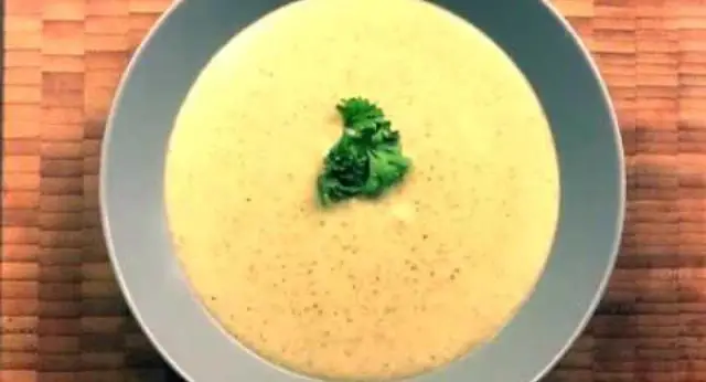 Zucchinicremesuppe mit Kartoffel - Rezept | Fudii.online