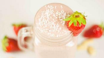 Erdbeer-Protein Shake - vegan Rezept von Unsere Vegane Küche