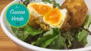 Ei in Cornflakes-Panade mit Salat Rezept von JOES CUCINA VERDE