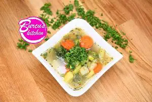 Gemüsesuppe mit Brokkoli Rezept von Eat Clean - Burcu´s Kitchen