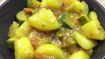 Kartoffel-Curry mit Zucchini Rezept von JOES CUCINA VERDE
