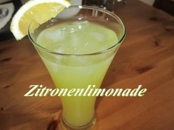 Zitronenlimonade zubereiten Rezept von Lila Kuchen